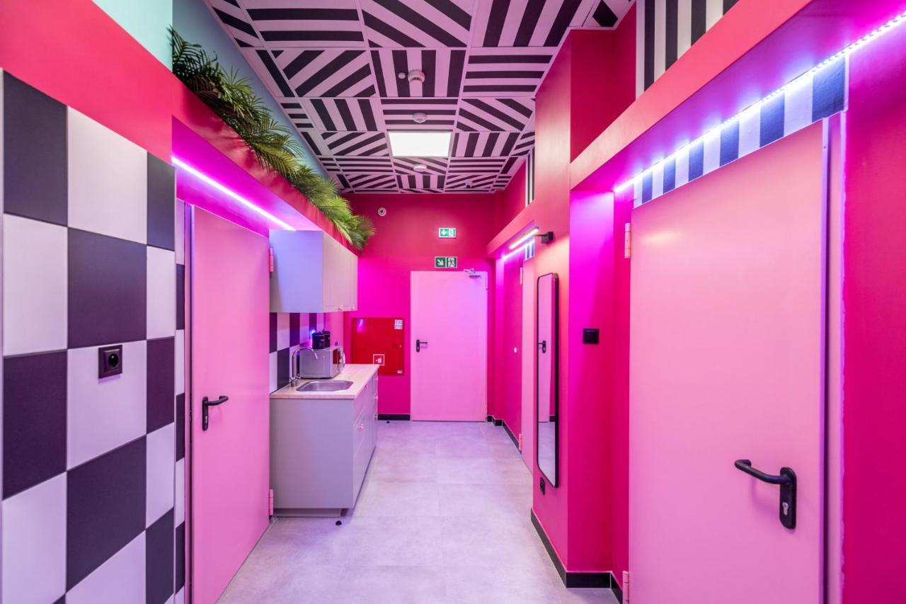Vice City Hostel Вроцлав Екстер'єр фото