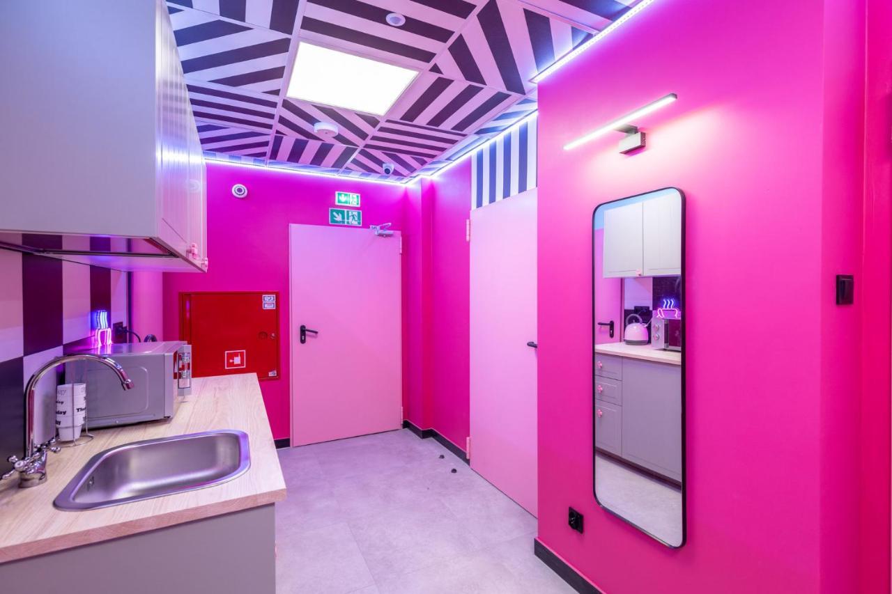 Vice City Hostel Вроцлав Екстер'єр фото