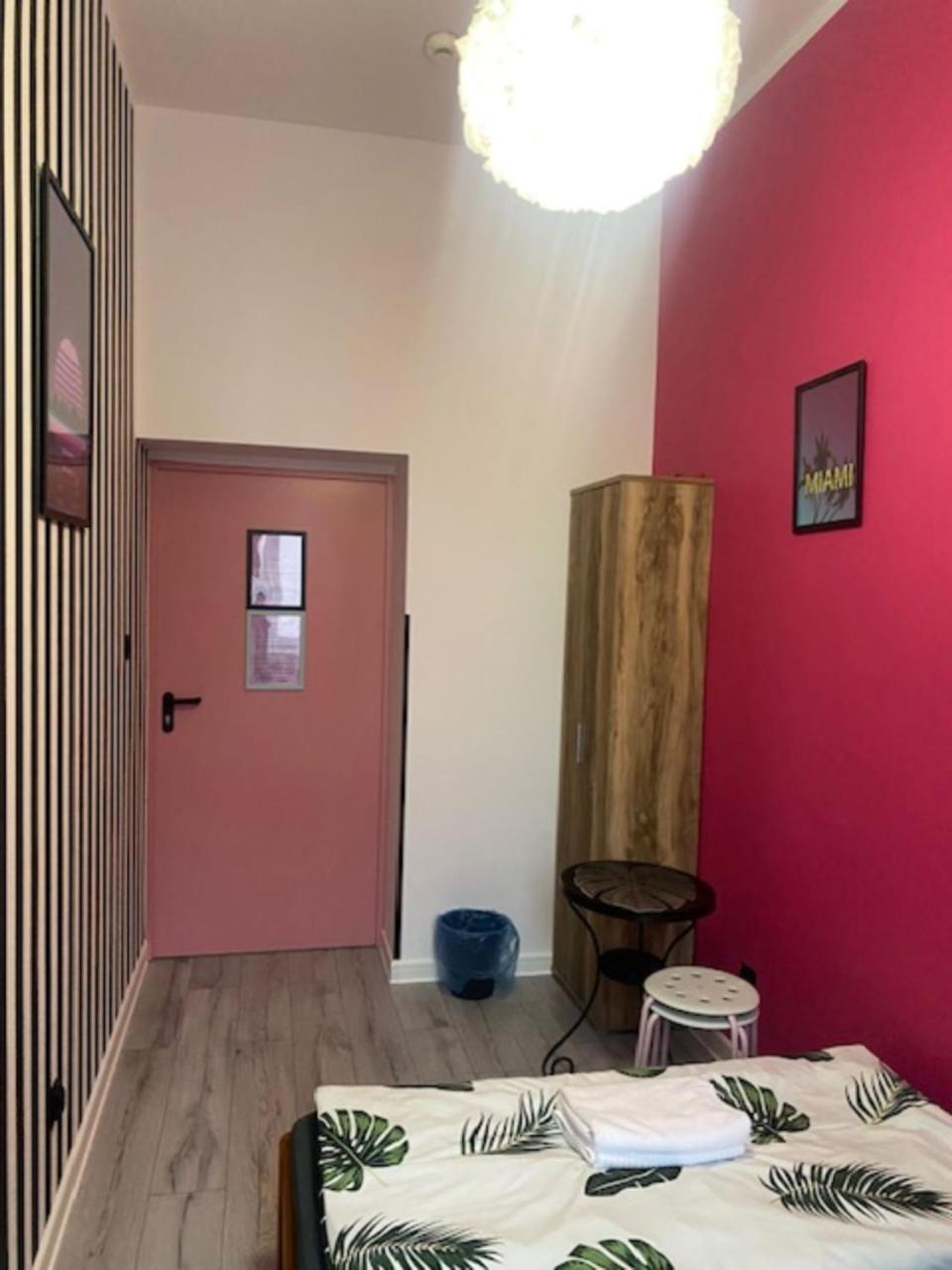 Vice City Hostel Вроцлав Екстер'єр фото
